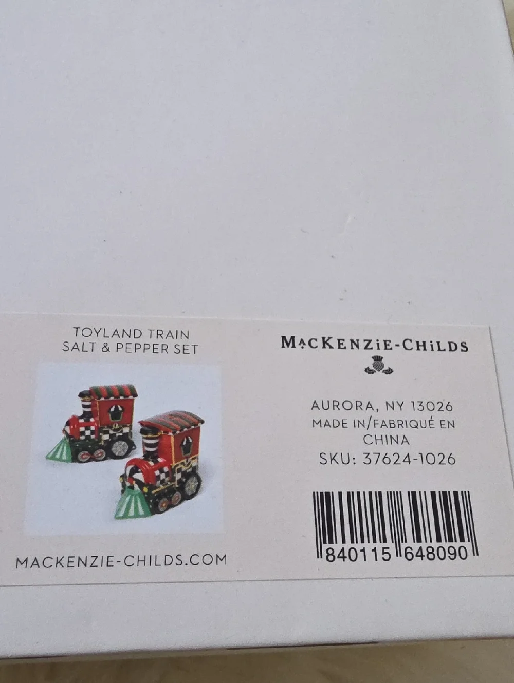 Adorable NWT IOB MacKenzie-Childs Christmas Train Salt & Pepper Set 💚🎄🎅🚄❤️